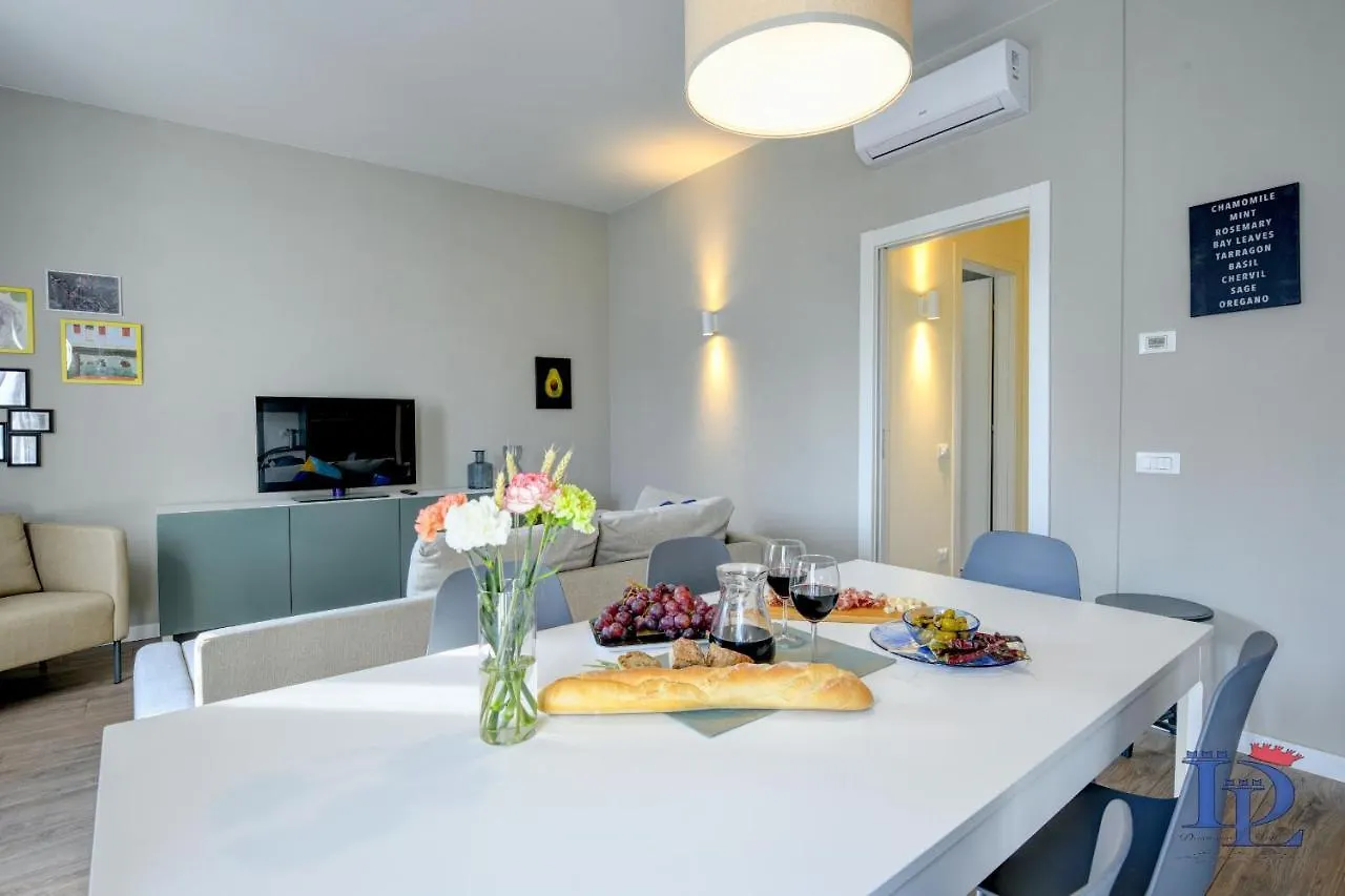 Desenzanoloft Official Partner Marriott Homes & Villas - Bacco Family Apartment  Desenzano del Garda